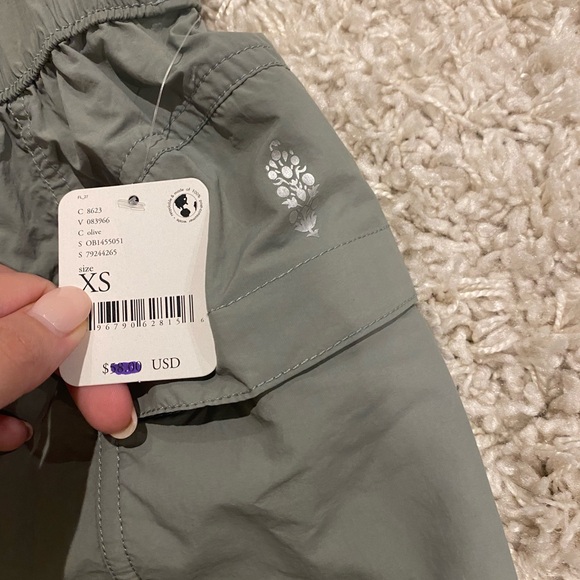 FP MOVEMENT In The Wild Cargo Shorts NWT - Picture 4 of 4